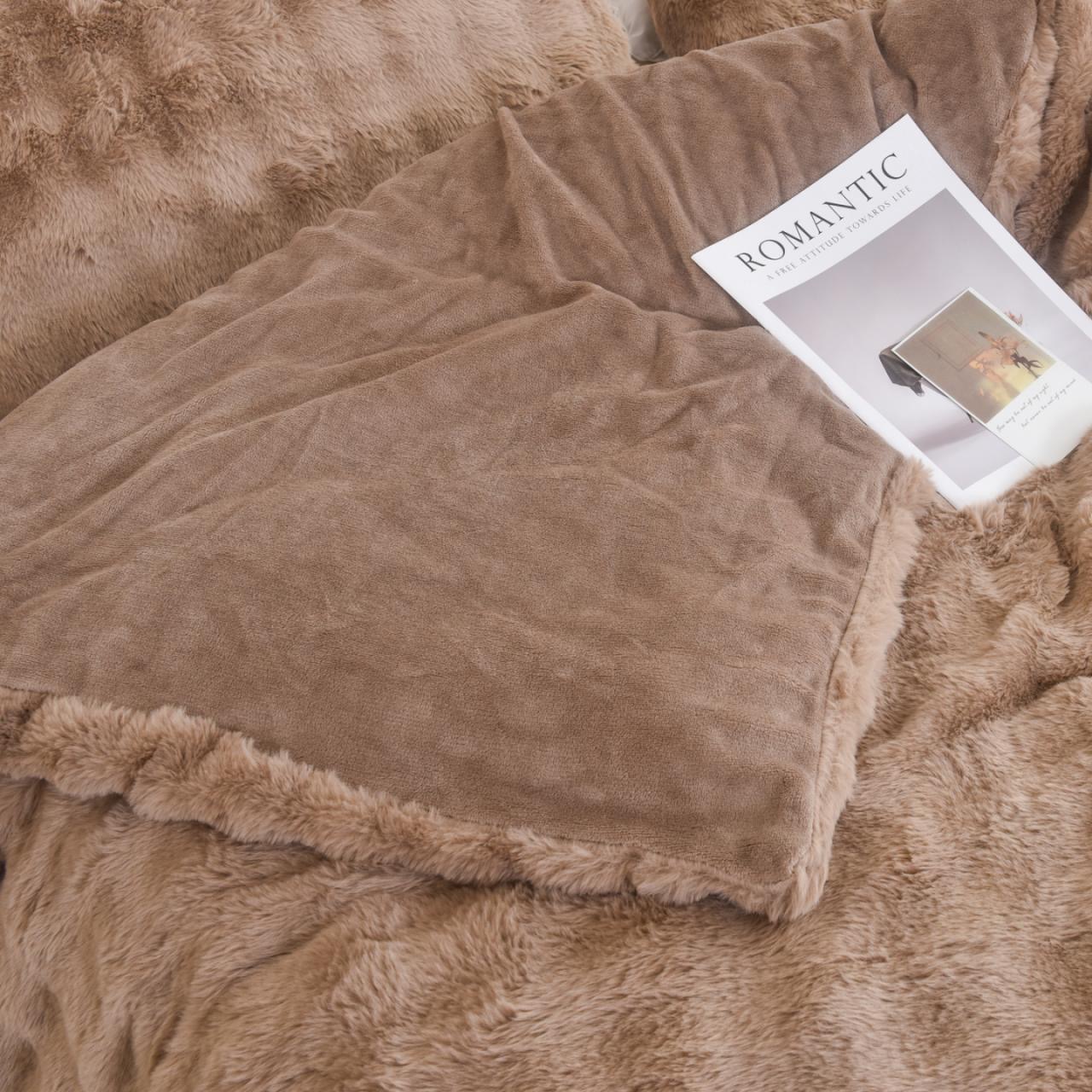 Σετ Γούνινη Παπλωματοθήκη & Μαξιλαροθήκες - Image 10